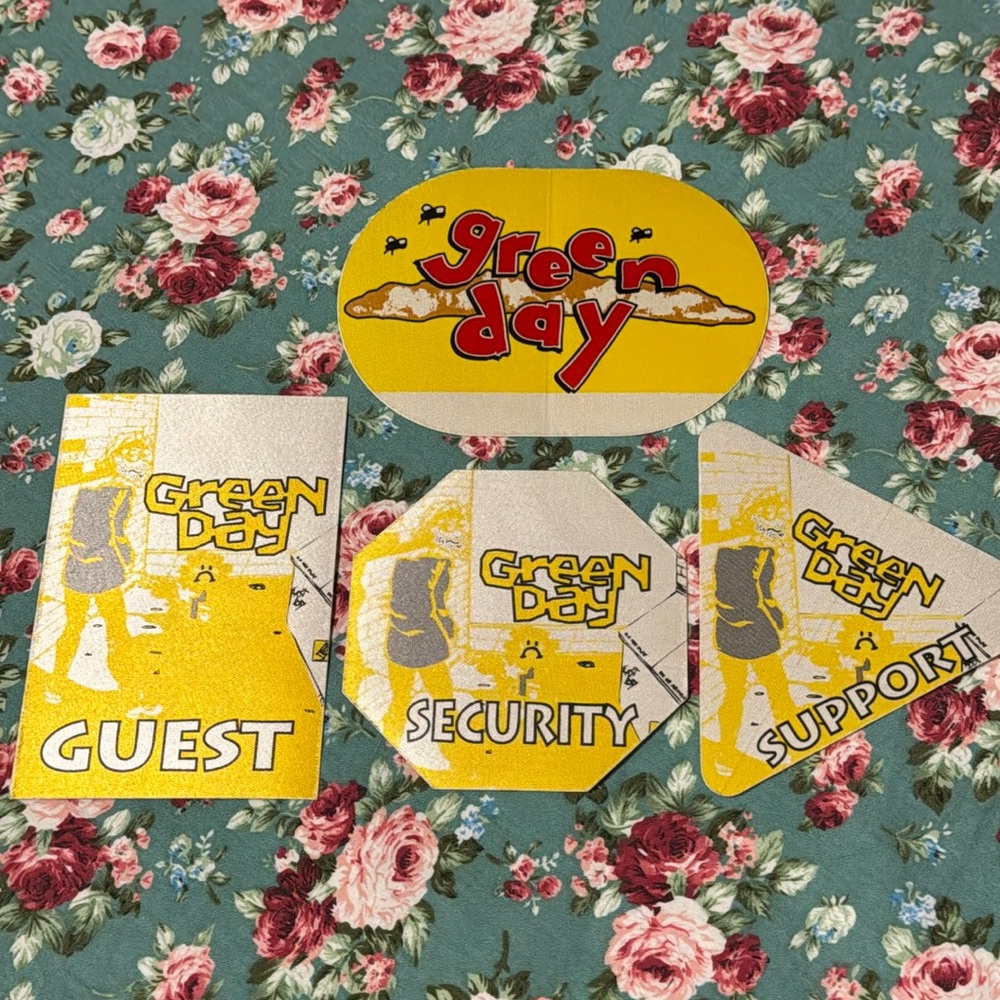 GREEN DAY! Concert patches/passes/stickers. The yellow lot of 4. Dookie 💩 guest